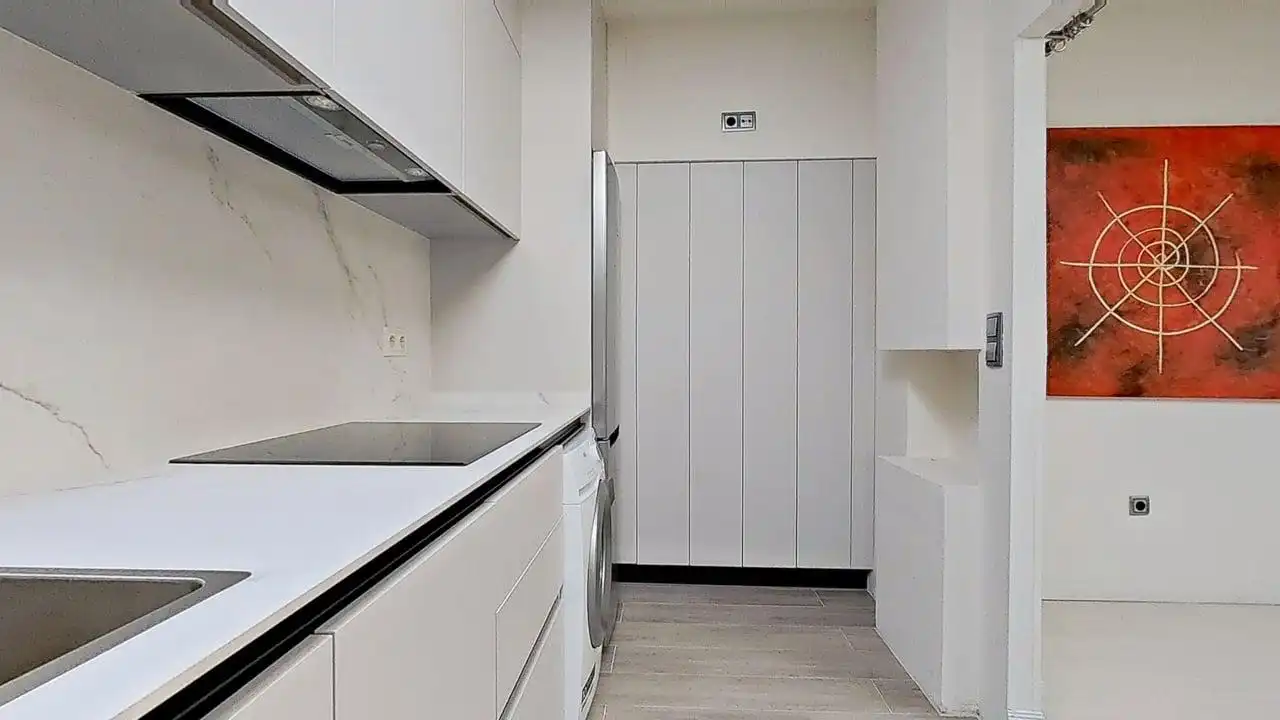 Küche von Wohnung zur Miete in Madrid mit Klimaanlage, Heizung und Ofen