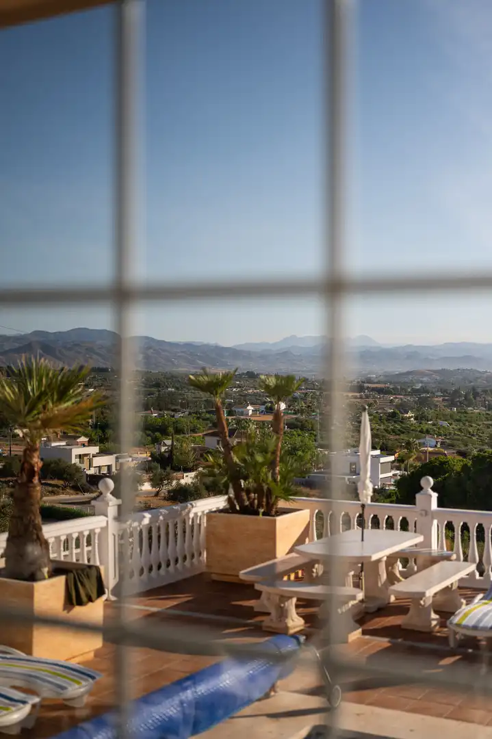 Vista exterior de Casa o chalet en venta en Alhaurín El Grande con Aire acondicionado, Terraza y Piscina