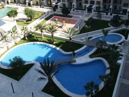 Piscina de Pis de lloguer en Valencia amb Aire condicionat, Calefacció i Jardí privat