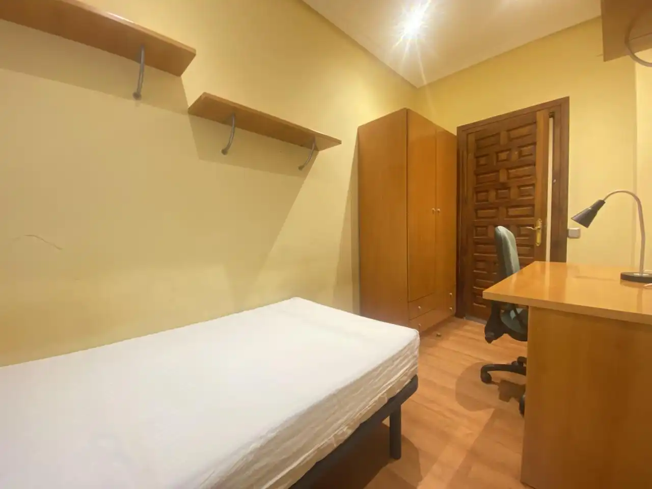 Bedroom of Flat for rent in Madrid  with Heating, Furnished and Internet
