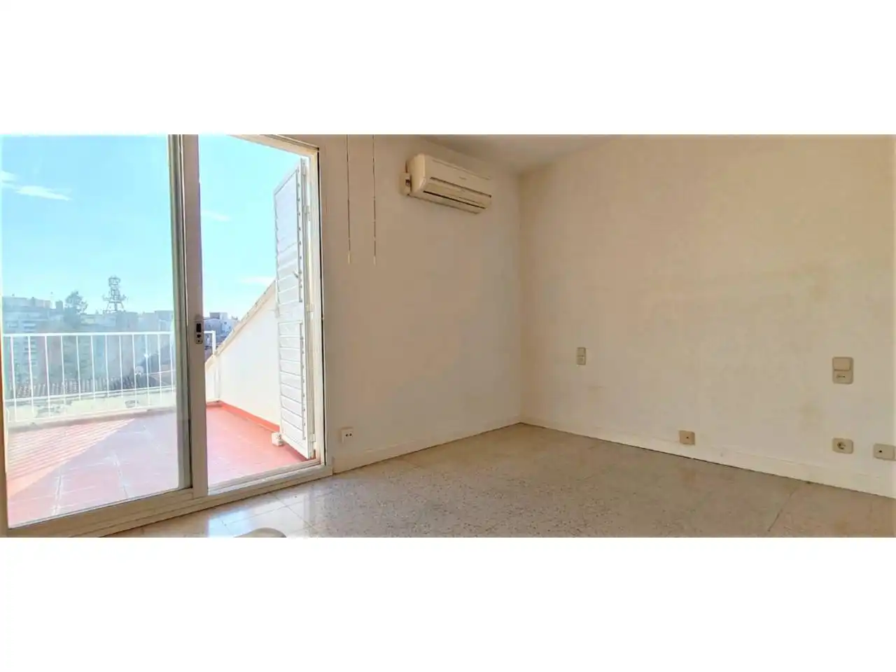 Schlafzimmer von Wohnung zum Verkauf in Girona mit Klimaanlage, Heizung und Terrasse