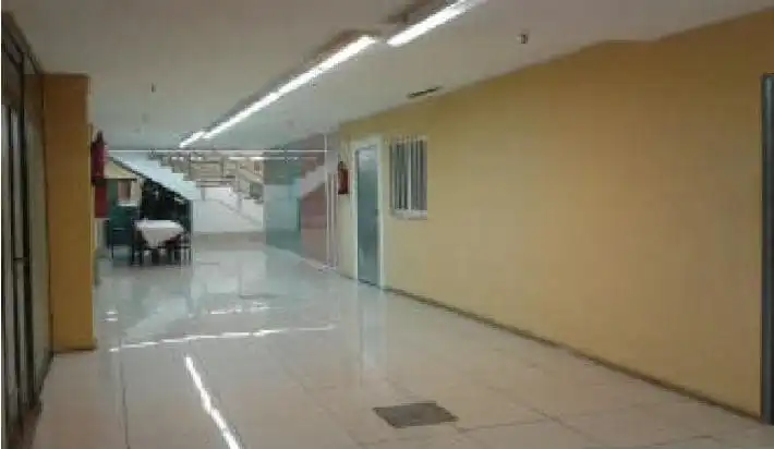 Local en venta en CL PROFESOR BELTRAN BAGUENA Nº 5 00005, Barrio de Campanar