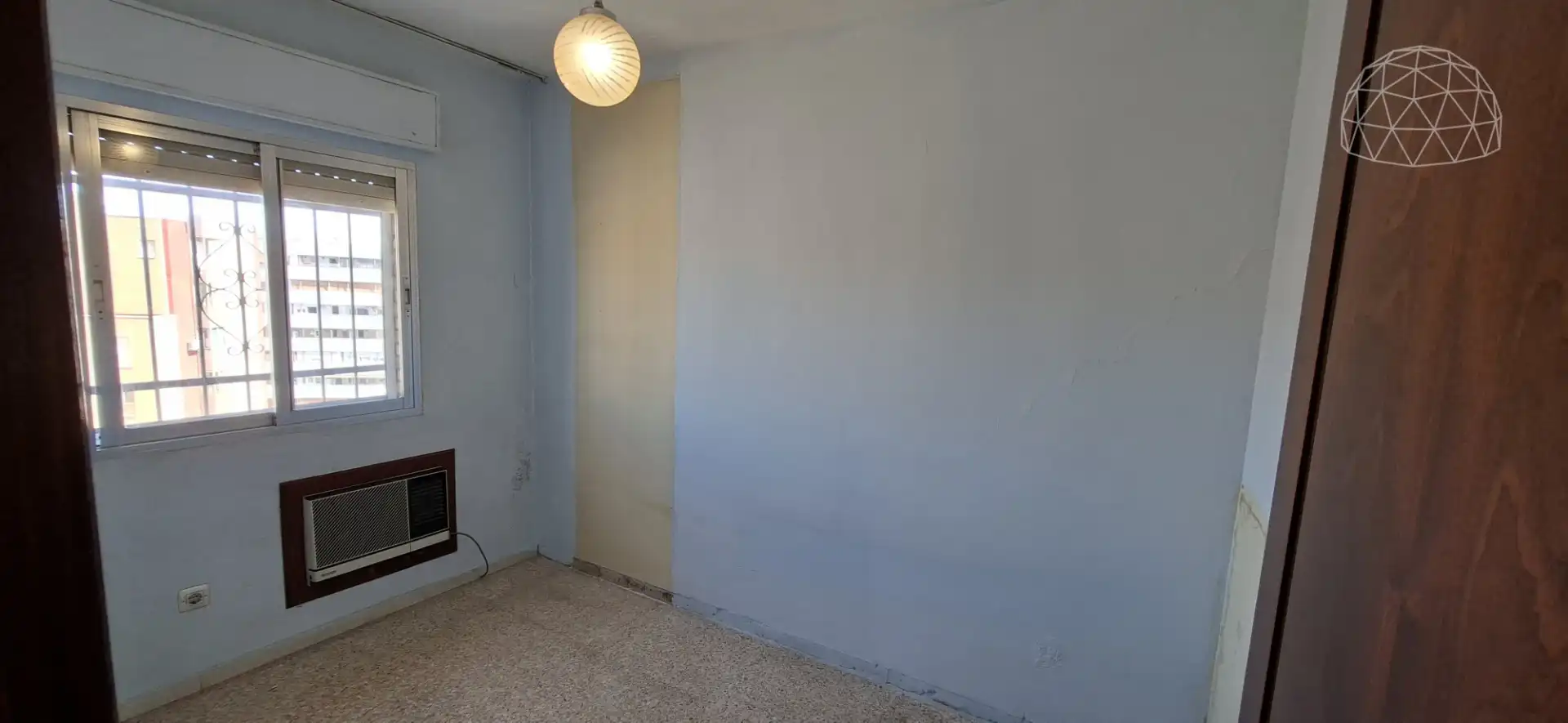 Flat for sale in Sevilla  with Private garden and Balcony