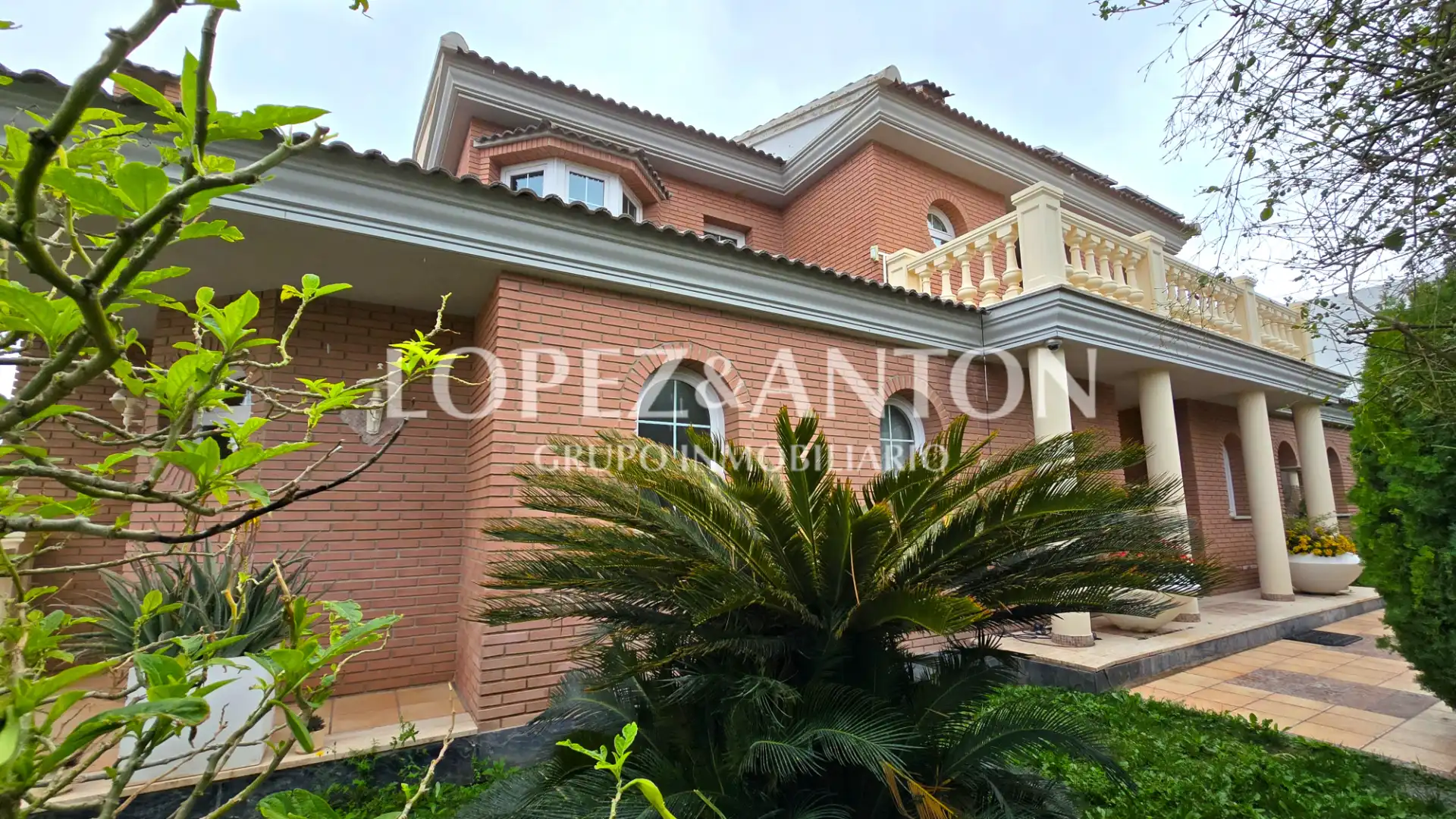 Vista exterior de Casa o chalet en venta en Benaguasil con Aire acondicionado, Jardín privado y Parquet