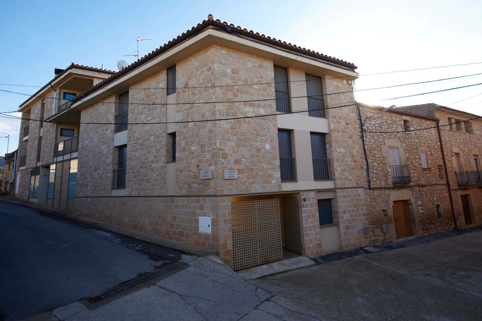 Außenansicht von Wohnung zum verkauf in La Pobla de Cérvoles mit Heizung, Parkett und Balkon