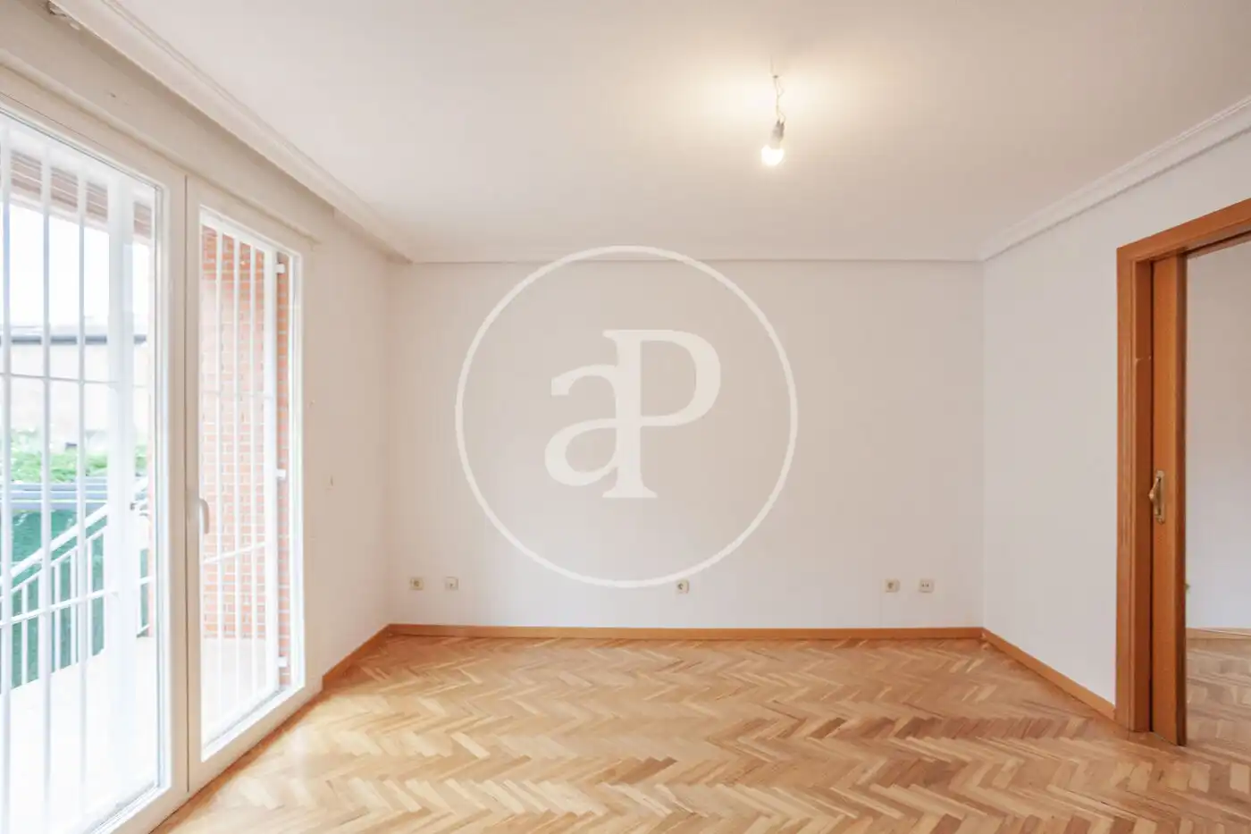 Living room of Houses for rent in Madrid  with Air Conditioner, Heating and Private garden