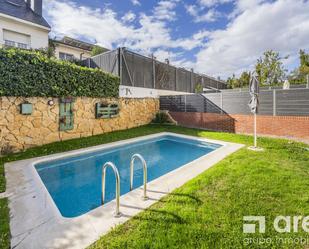 Swimming pool of House or chalet for sale in Pozuelo de Alarcón  with Heating, Private garden and Storage room