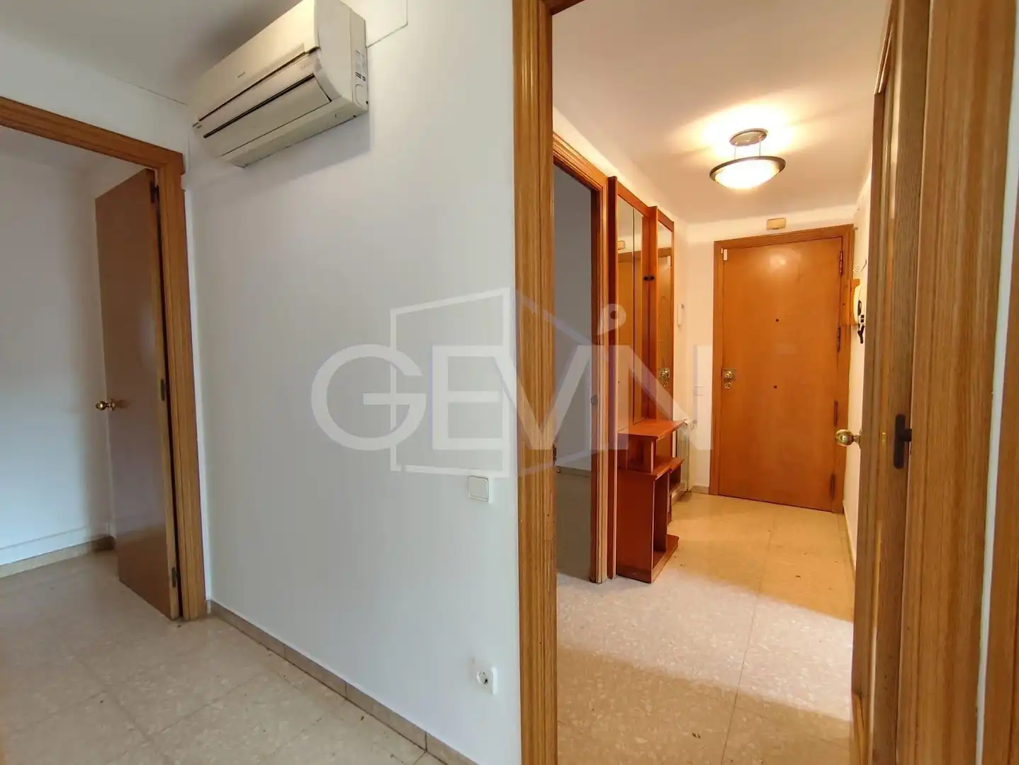 Habitación de Piso en venta en Santa Perpètua de Mogoda con Aire acondicionado, Trastero y Balcón