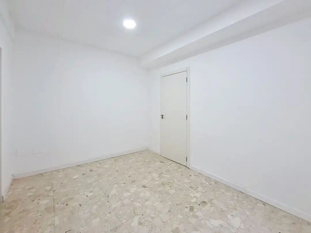Büro zur Miete in Plaça de l'Ajuntament, Casco Antiguo - Sta. Cruz - Ayuntamiento