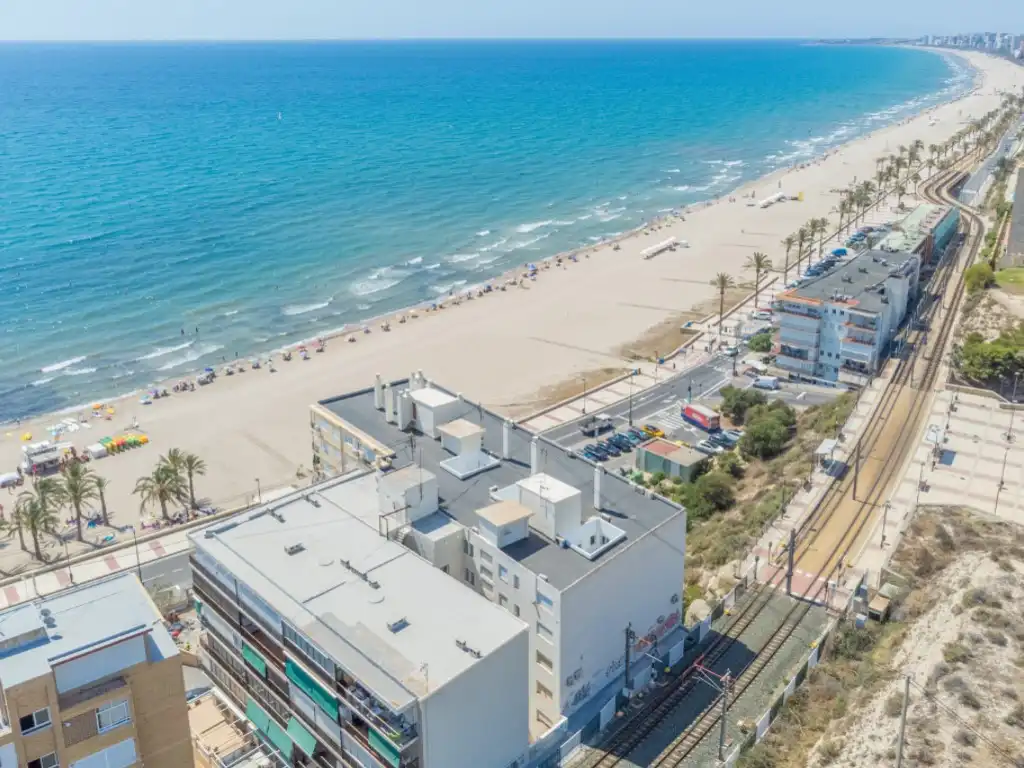 Vista exterior de Apartamento en venta en El Campello con Aire acondicionado, Terraza y Amueblado