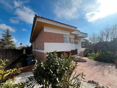 Exterior view of House or chalet for sale in  Córdoba Capital  with Terrace, Storage room and Swimming Pool