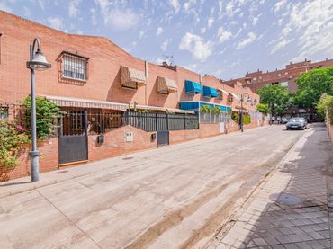 Adossat en venda a Lugar Residencial Columba Fase I 9
