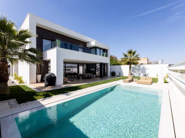 Casa-chalet en Venta en La Montaña - El Cortijo