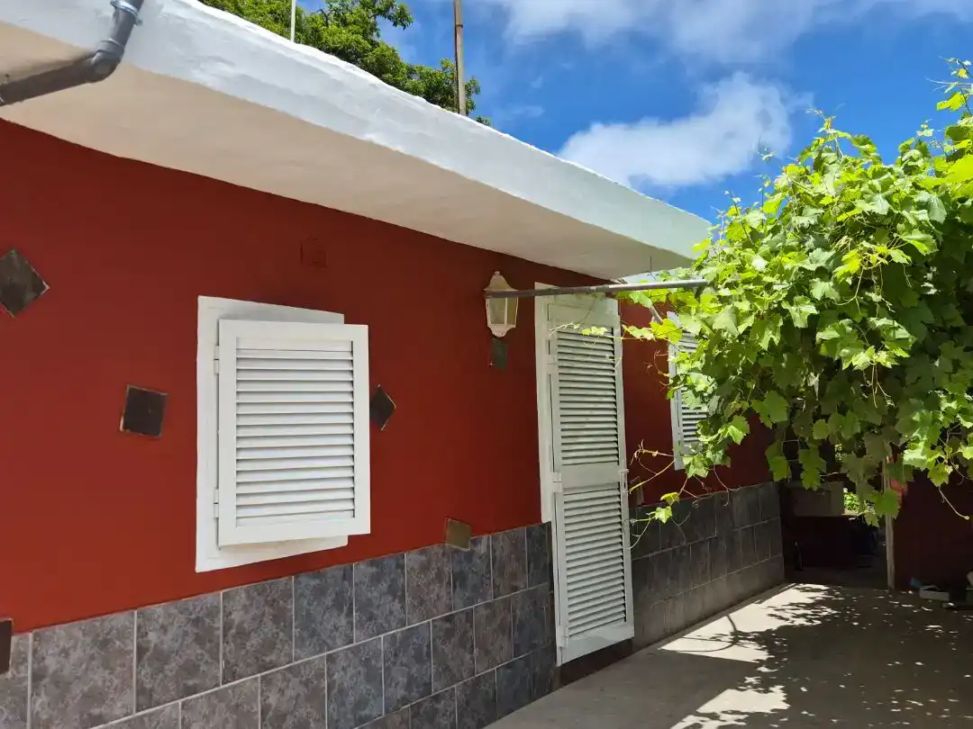 Vista exterior de Planta baixa en venda en Moya (Las Palmas) amb Jardí privat, Parquet i Traster