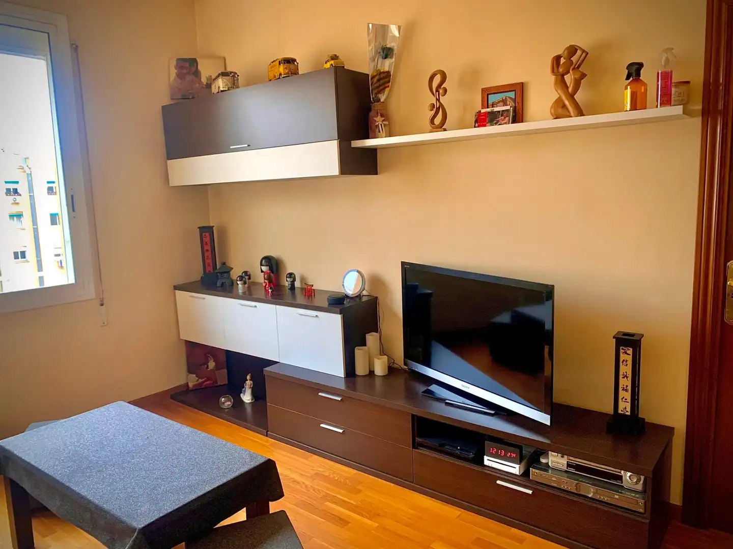 Wohnzimmer von Wohnung zum Verkauf in Barcelona mit Klimaanlage, Heizung und Parkett