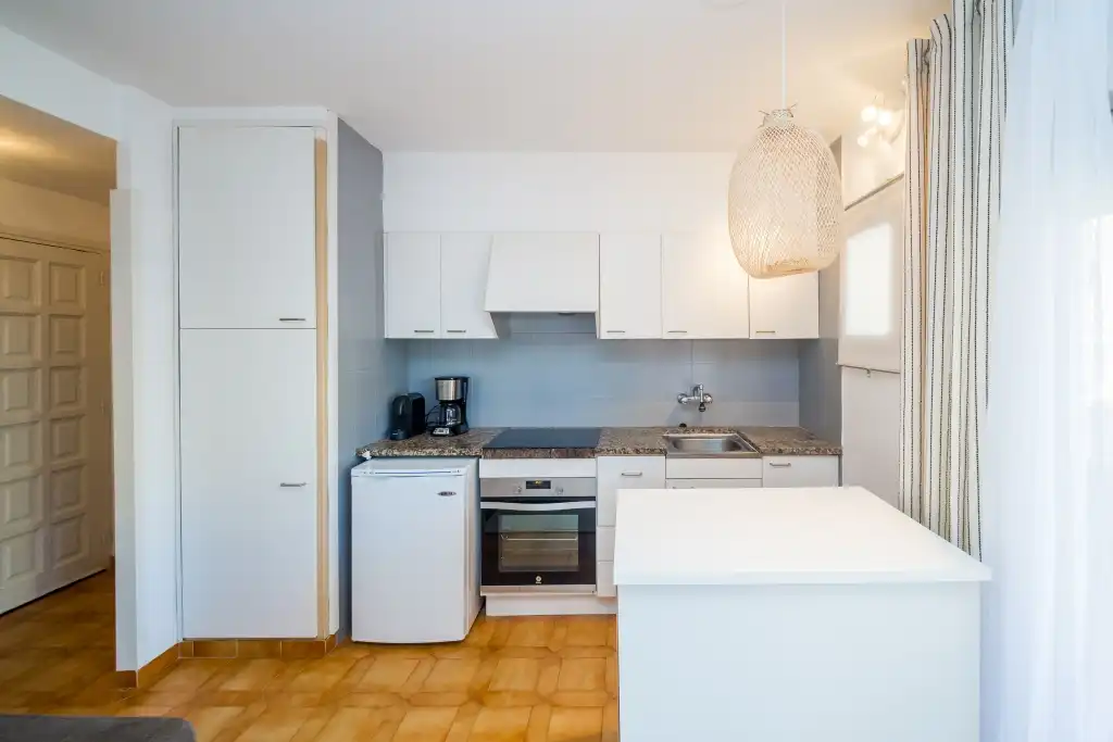 Cuina de Apartament en venda en Castell d'Aro, Platja d'Aro i s'Agaró amb Calefacció, Terrassa i Moblat
