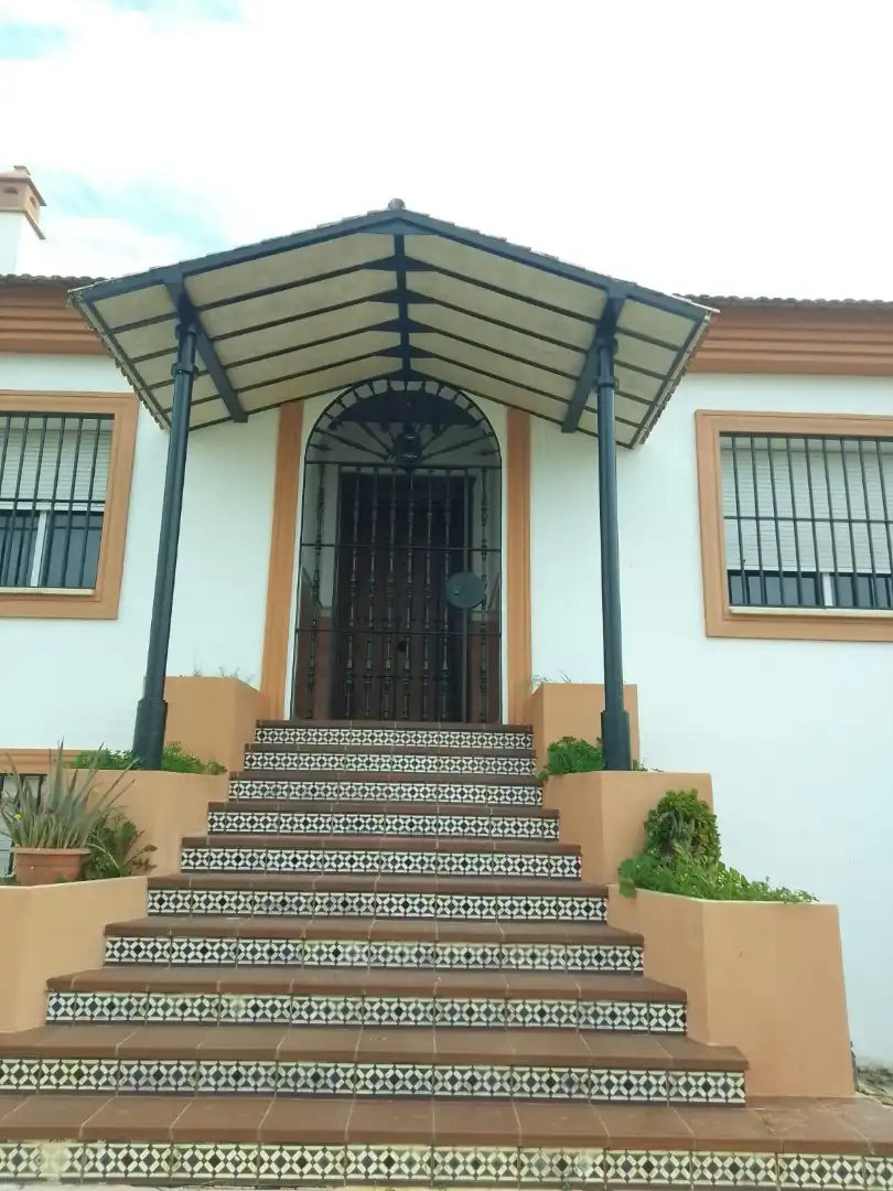 Casa o chalet en venta en Dos Hermanas con Jardín privado, Terraza y Balcón