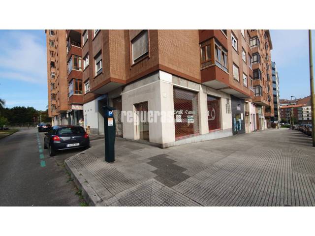 Local comercial en Alquiler en Fernando Morán en El Carbayedo - El Quirinal