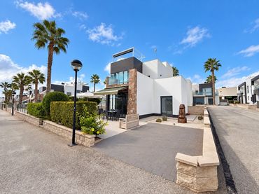 Duplex with pool for sale in Orihuela Costa