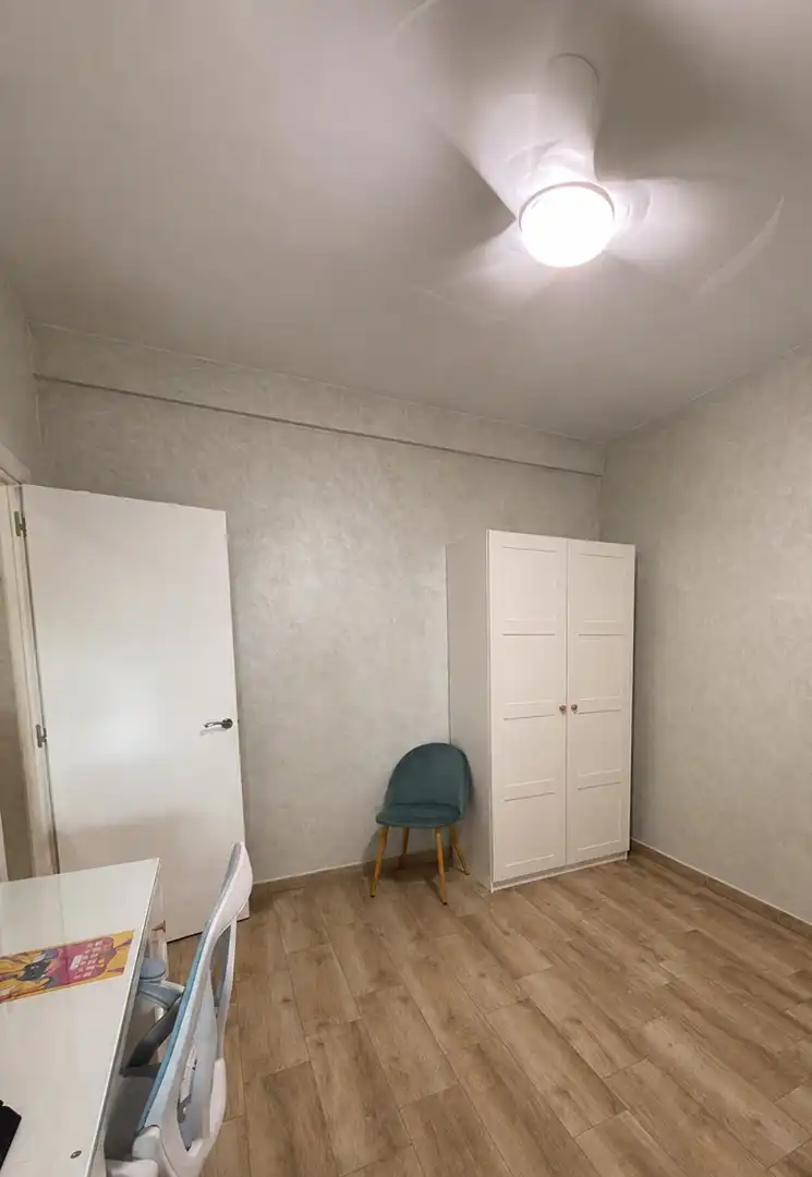 Dormitori de Casa adosada en venda en Alcalá de Guadaira amb Terrassa, Traster i Moblat