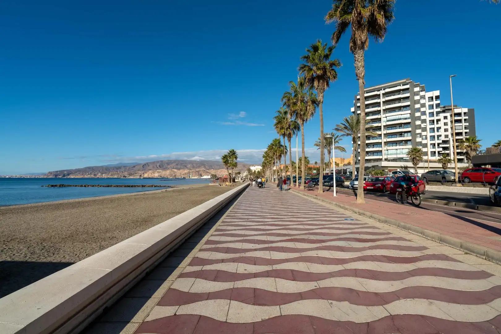 Vista exterior de Piso en venta en Almería con Aire acondicionado, Calefacción y Jardín privado