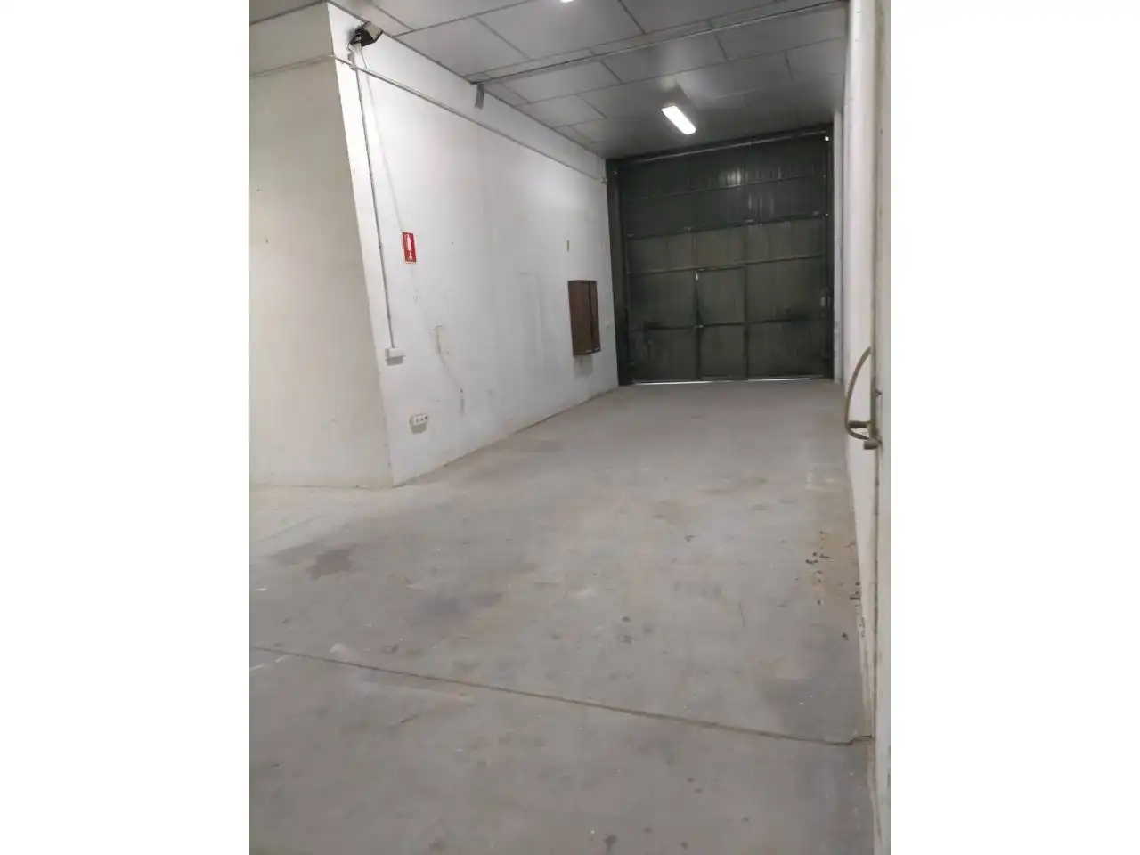 Industrial buildings for rent in Cabra