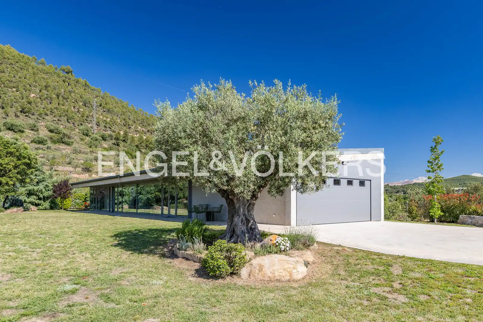 Vista exterior de Casa o xalet en venda en Callús amb Calefacció, Jardí privat i Terrassa