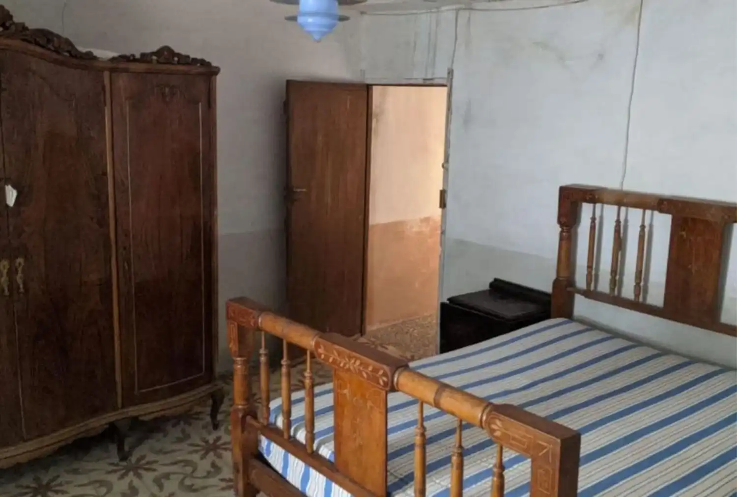Bedroom of Houses for sale in Rubielos de Mora  with Terrace and Storage room