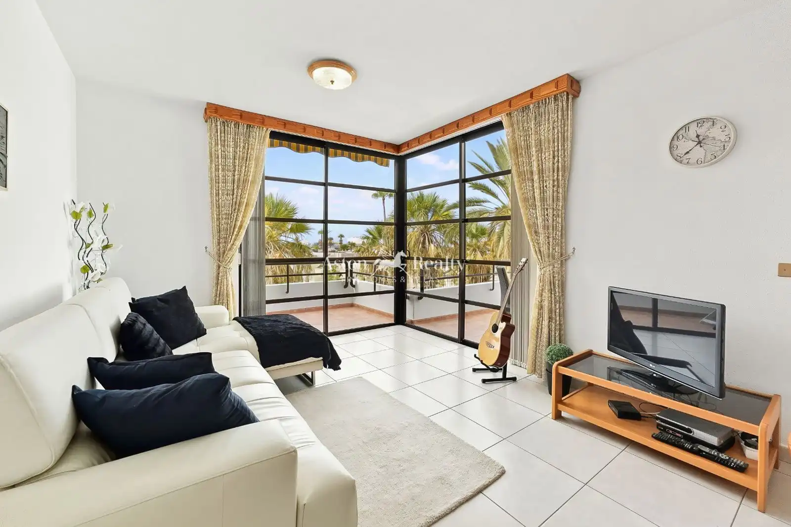 Penthouse with pool for sale in Santiago Puig 2, imagen 5