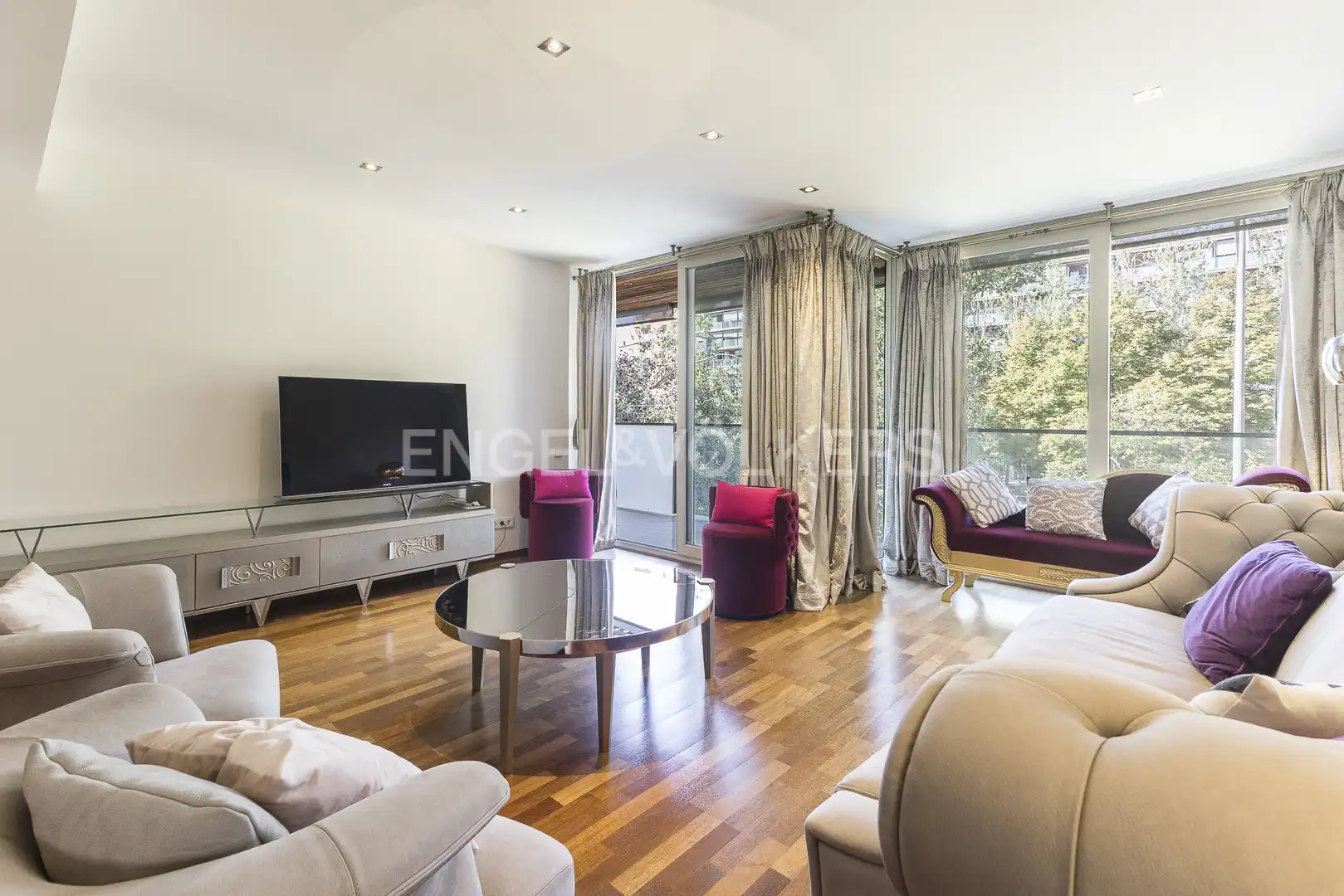 Sala de estar de Piso de alquiler en Barcelona con Aire acondicionado, Calefacción y Jardín privado