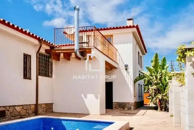 Casa amb piscina en venda a Poble, imagen 2