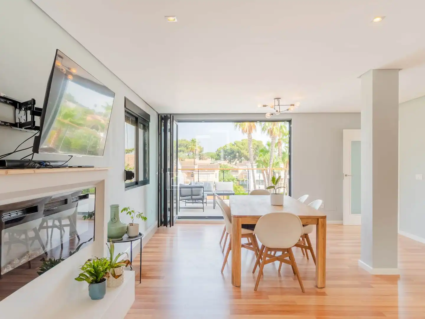 Comedor de Casa o chalet en venta en L'Eliana con Aire acondicionado, Calefacción y Jardín privado