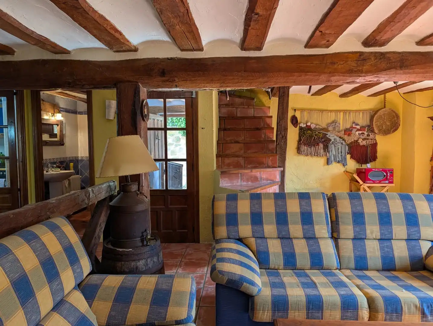 Sala d'estar de Casa o xalet en venda en Ezcaray amb Calefacció, Jardí privat i Moblat