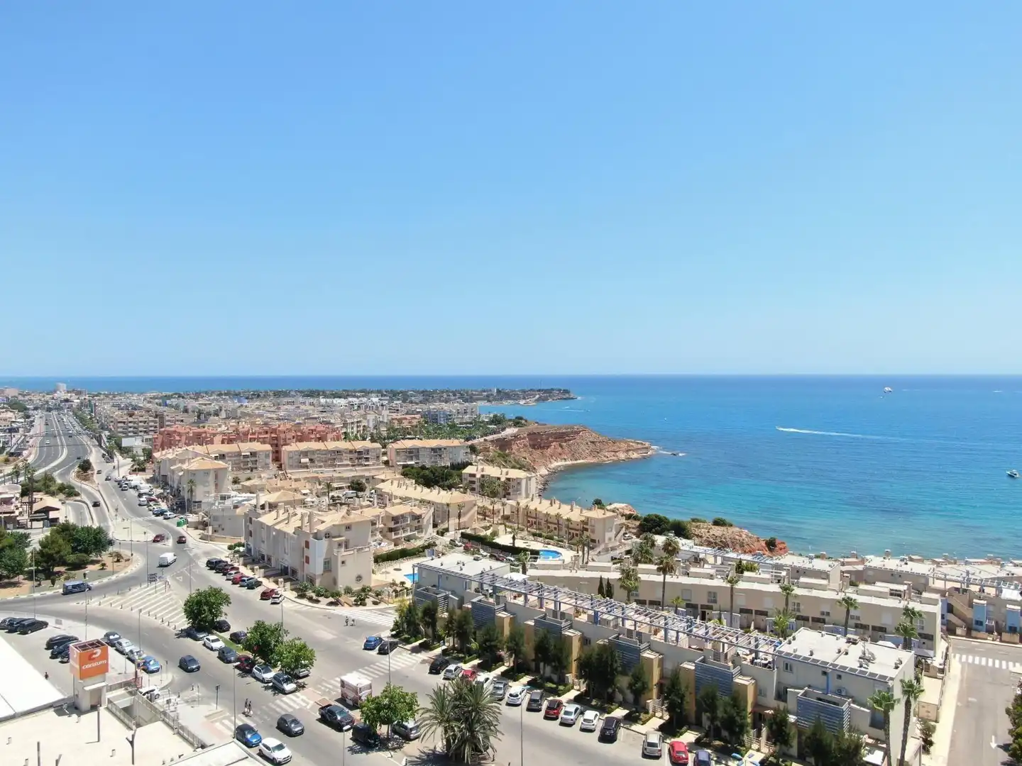 Vista exterior de Casa o xalet en venda en Orihuela amb Aire condicionat, Jardí privat i Terrassa
