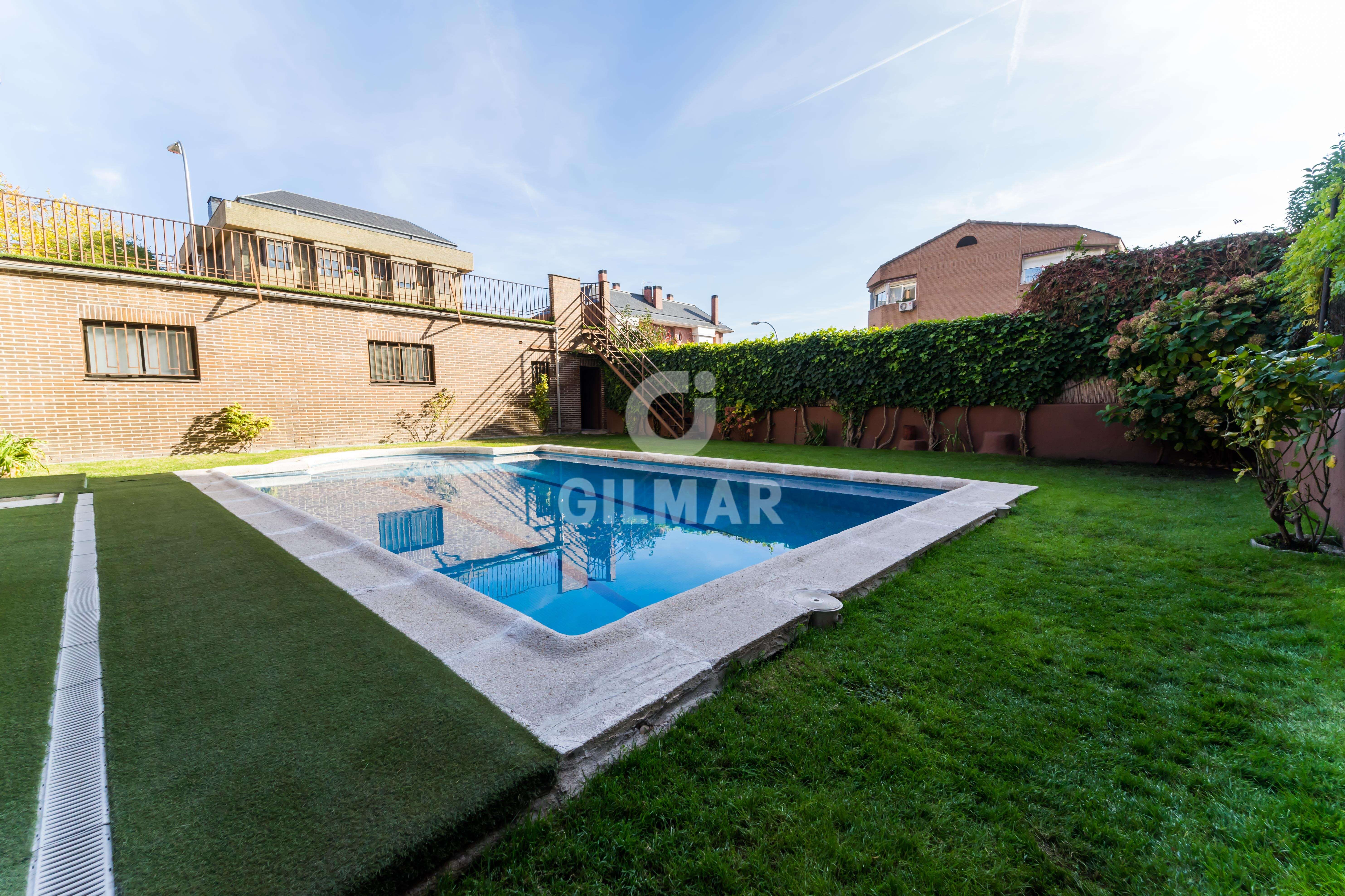 Schwimmbecken von Wohnung zum Verkauf in  Madrid Capital mit Heizung, Privatgarten und Schwimmbad