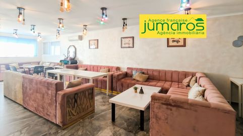 Se vende local y fondo de comercio, barrestaurante totalmente renovado en Empuriabrava.Tiene una superficie de 135 m, con comedor,