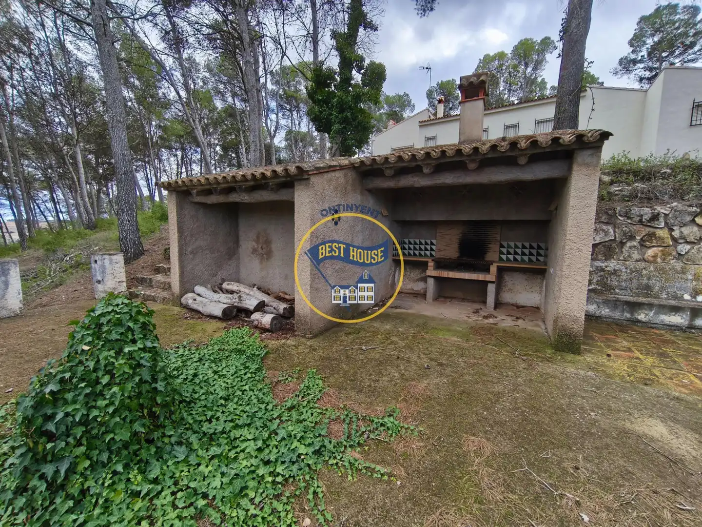 Vista exterior de Casa o xalet en venda en Fontanars dels Alforins amb Jardí privat, Piscina i Moblat