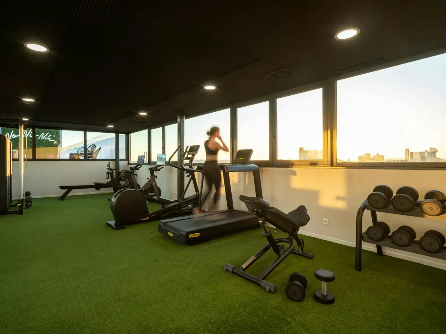 Flat for share in Sevilla  with Air Conditioner, Heating and Furnished