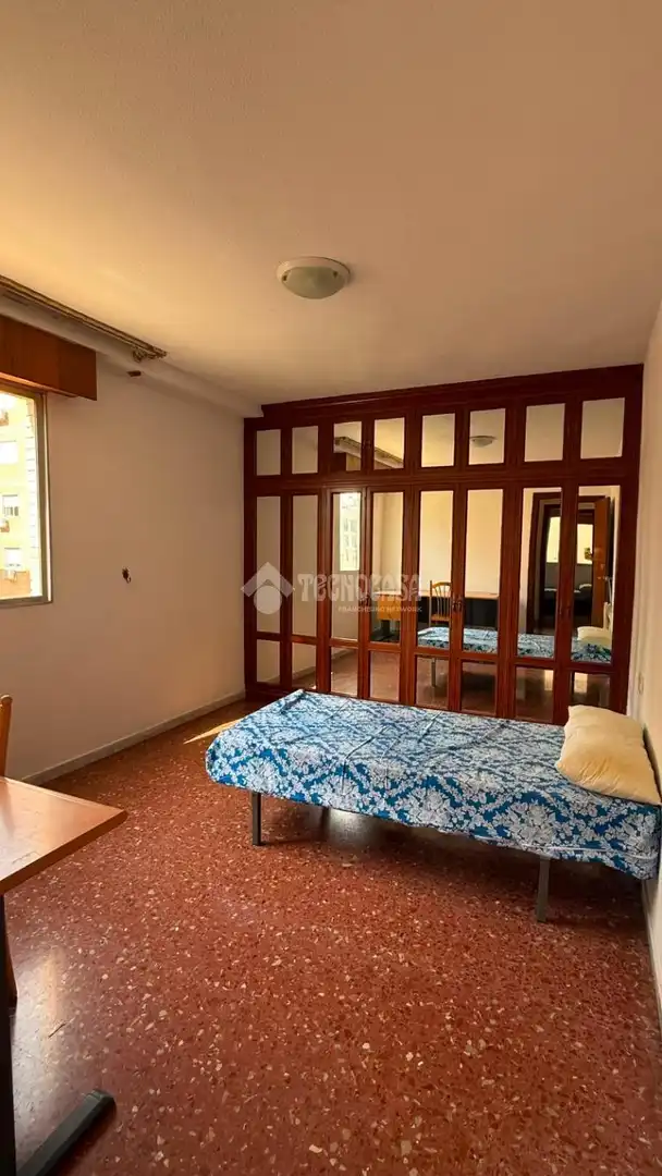 Schlafzimmer von Wohnung zur Miete in Almería mit Möbliert