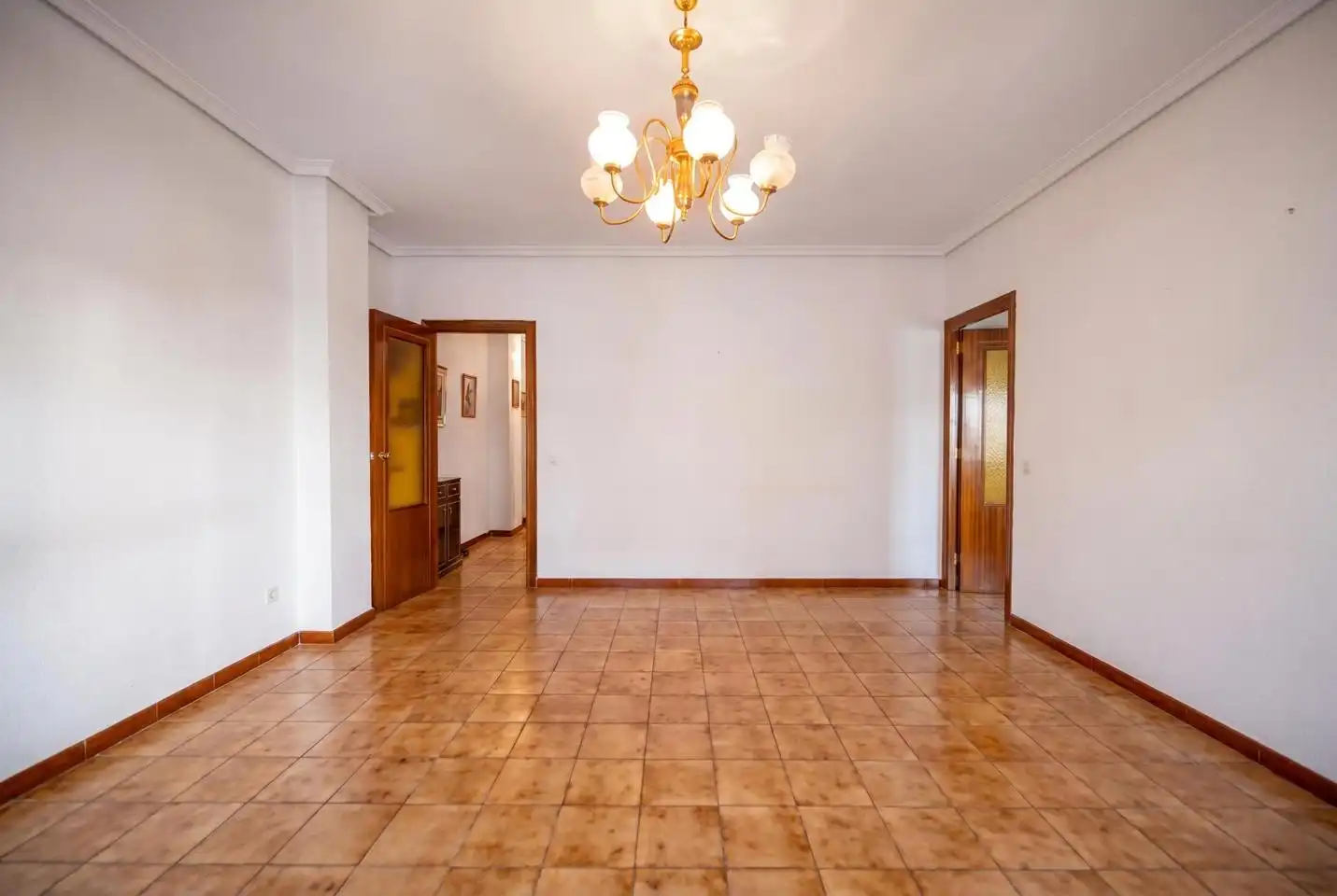 Ground floor for sale in Ávila