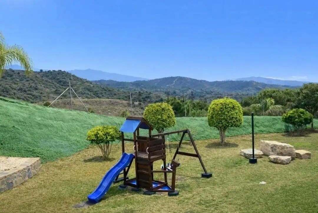 Jardí de Dúplex en venda en Estepona amb Jardí privat, Terrassa i Piscina comunitària
