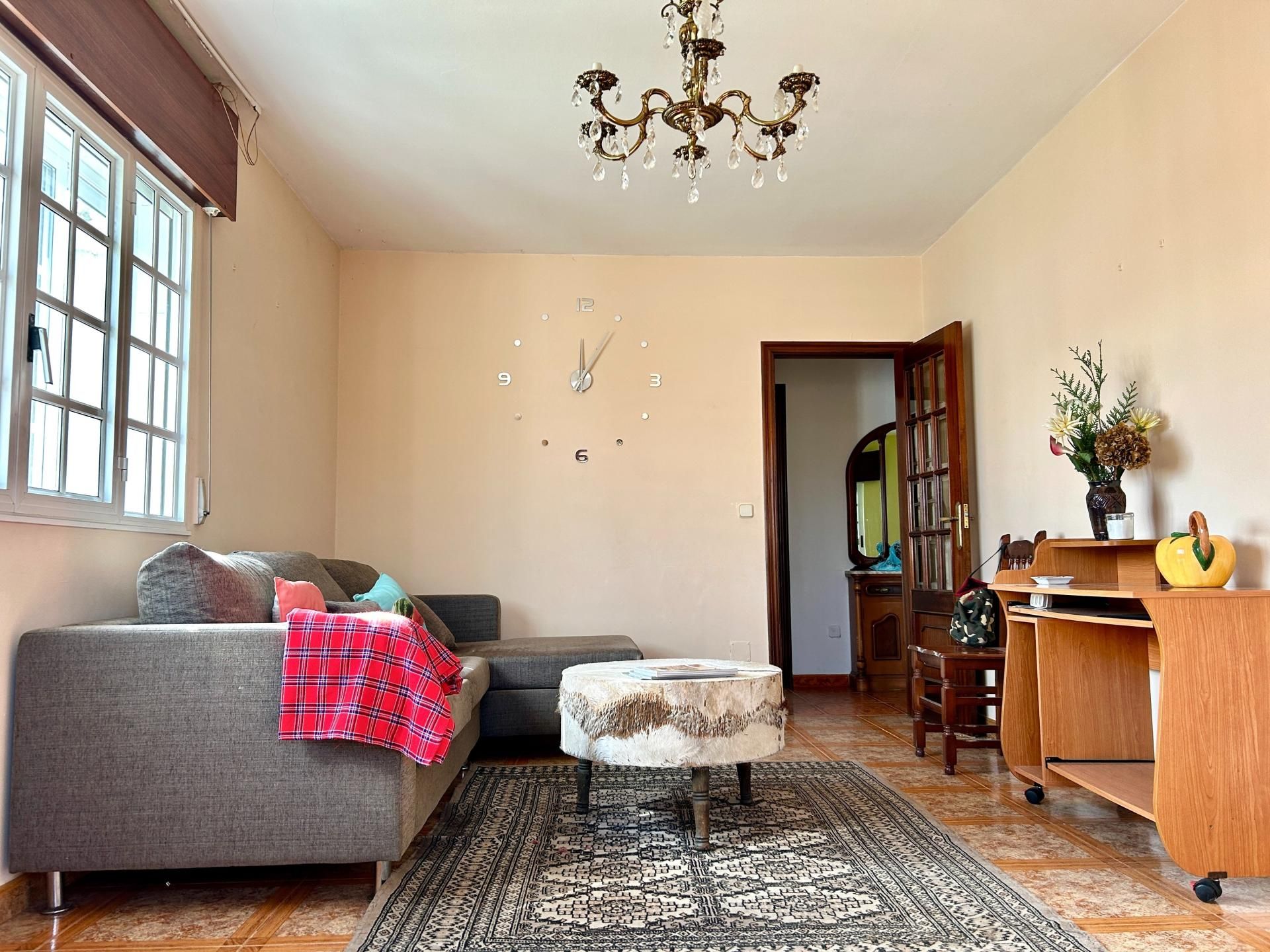 Sala d'estar de Pis en venda en Santiago de Compostela  amb Calefacció