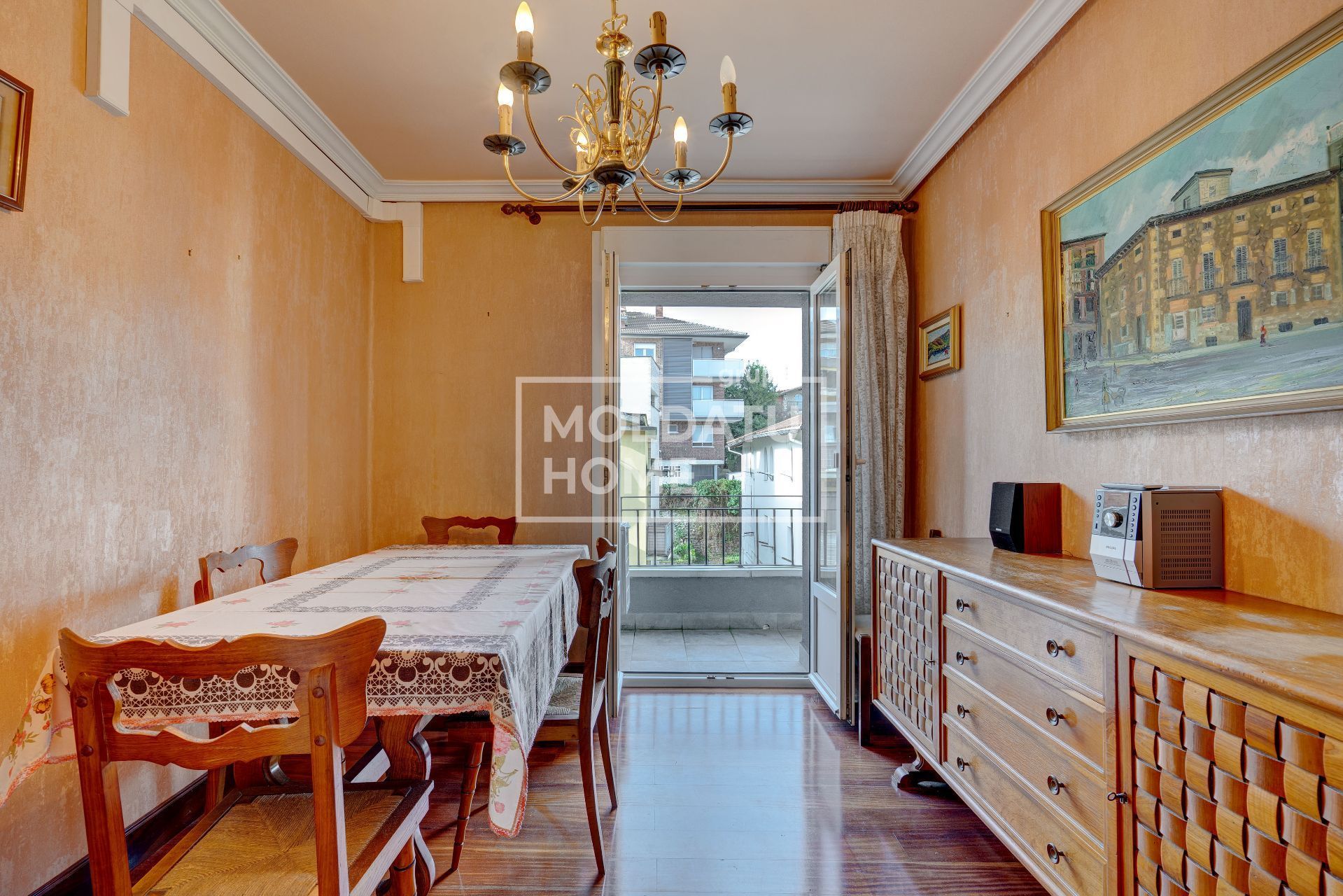 Menjador de Pis en venda en Irun  amb Aire condicionat, Calefacció i Traster