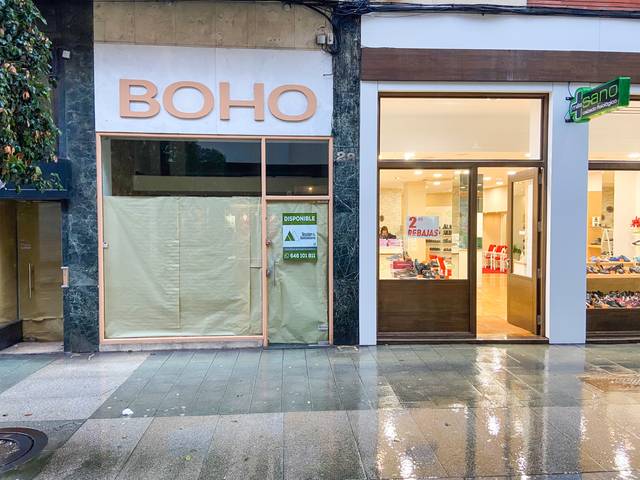 Local comercial en Alquiler en Calle Menéndez Valdés en Barrio del Centro