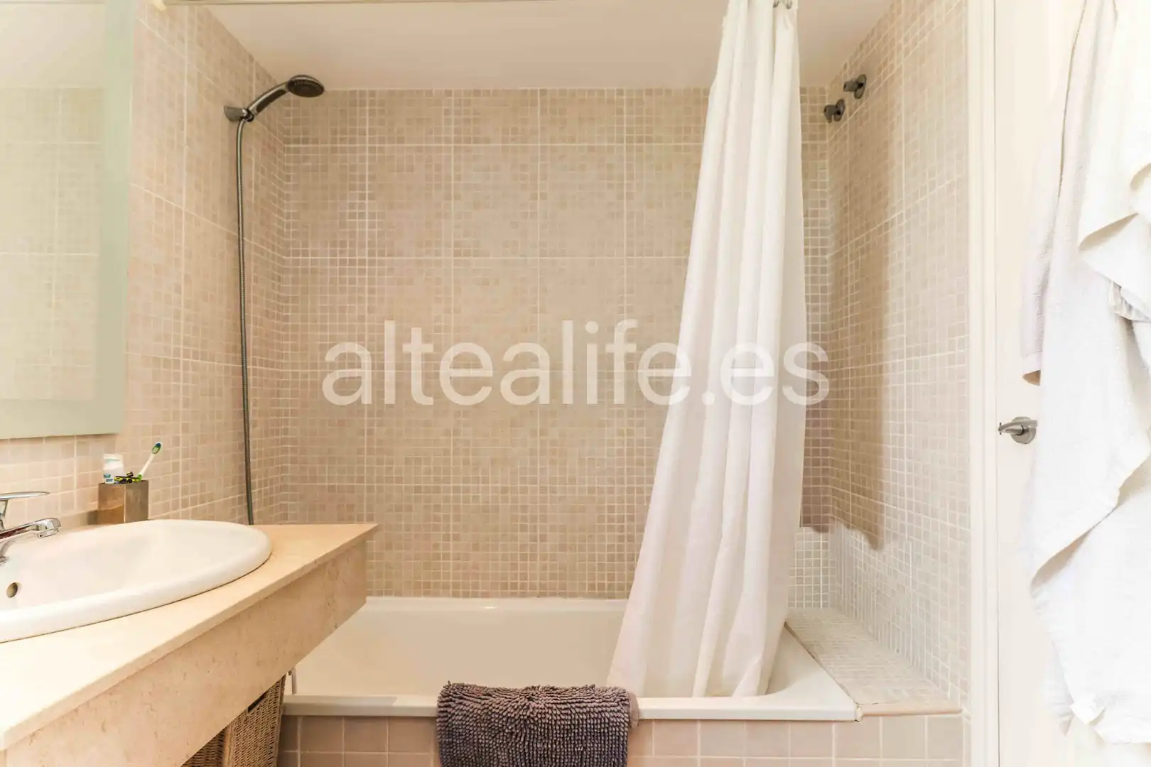 Baño de Apartamento de alquiler en Altea con Terraza, Amueblado y Horno