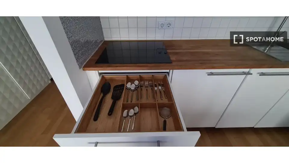 Cocina de Apartamento para compartir en Las Navas de la Concepción con Aire acondicionado, Terraza y Amueblado