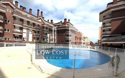 Piscina de Pis en venda en Castro-Urdiales amb Calefacció, Terrassa i Traster