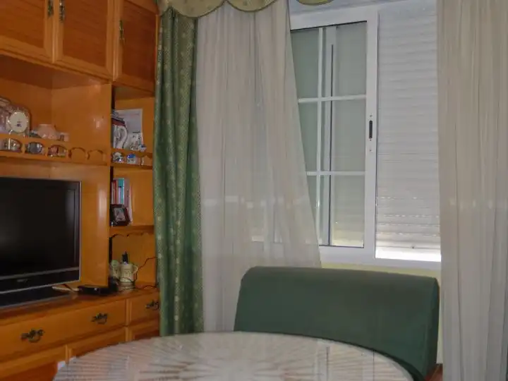 Schlafzimmer von Wohnung zur Miete in  Huelva Capital mit Klimaanlage und Balkon