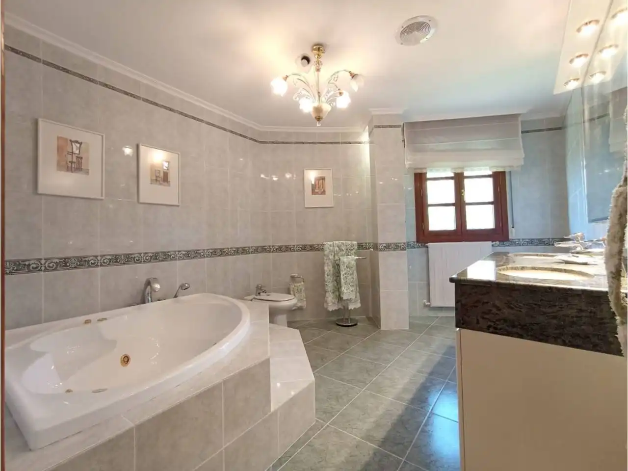 Baño de Casa o chalet en venta en Cogollos con Calefacción, Jardín privado y Terraza