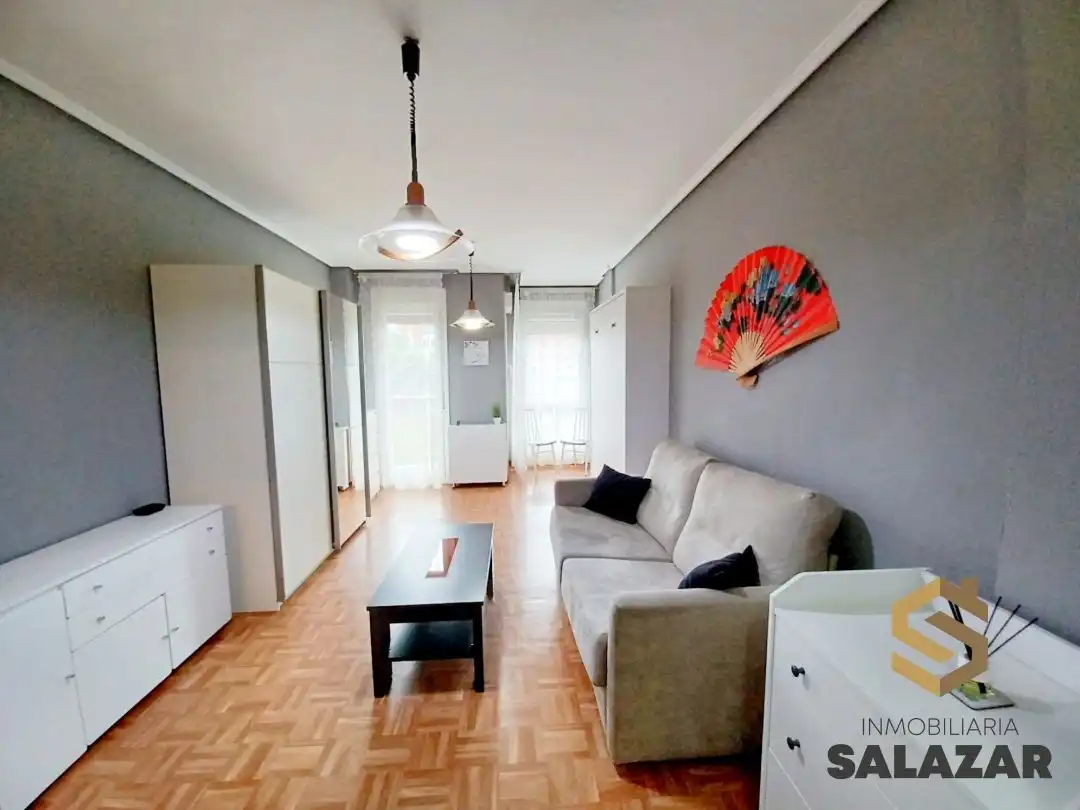 Sala d'estar de Pis de lloguer en Bilbao  amb Calefacció i Balcó
